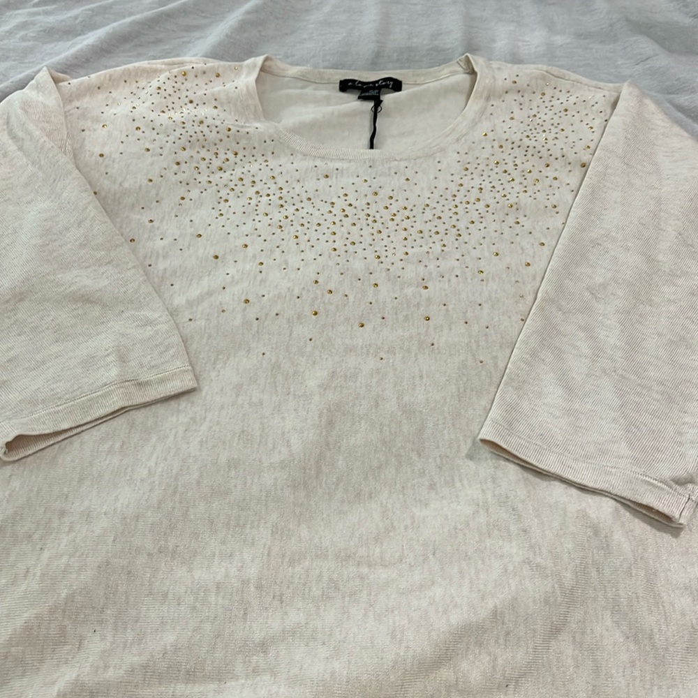 Cream three-Quarter sleeve lightweight sweater